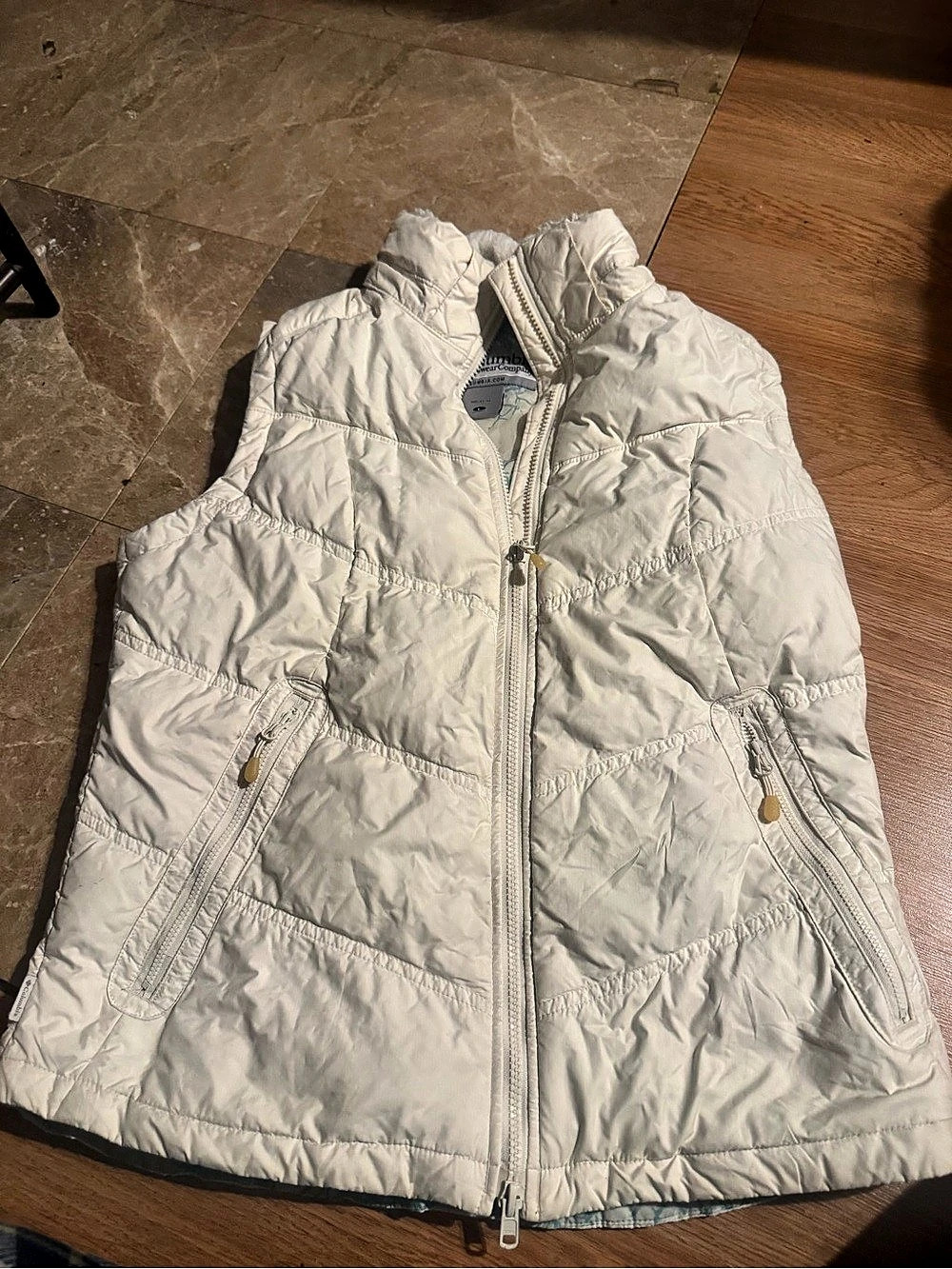 Columbia Quilted Puffer Vest in White Large